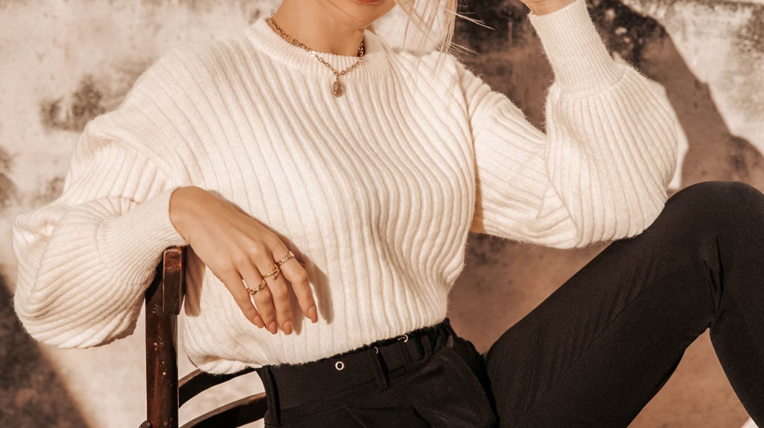 Seven Outfits: Buy Now Or Regret Later Αγορές Για Τον Οκτώβριο 2025 2512 Ekrou 6431 Mauro Niarchou 1