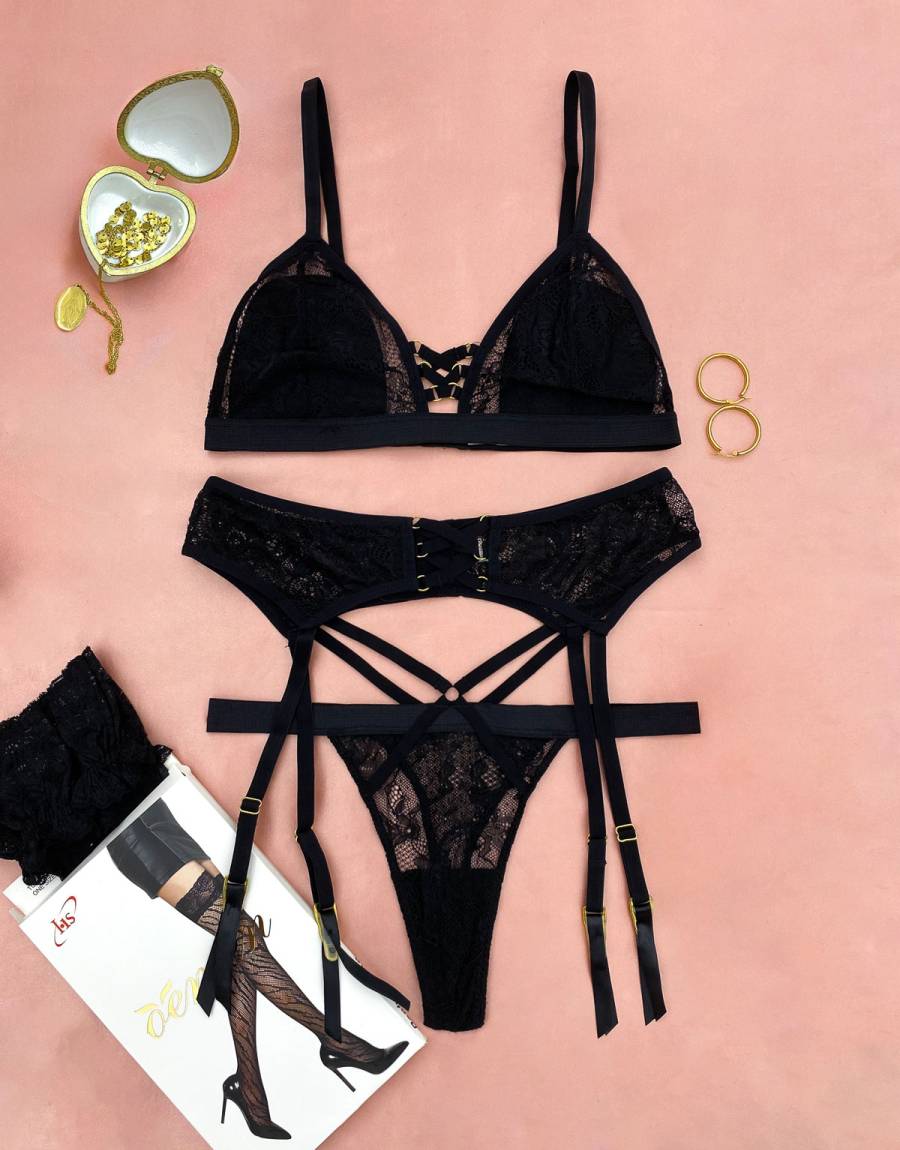 Bralette Set Με String Δαντέλα Και Κάλτσες