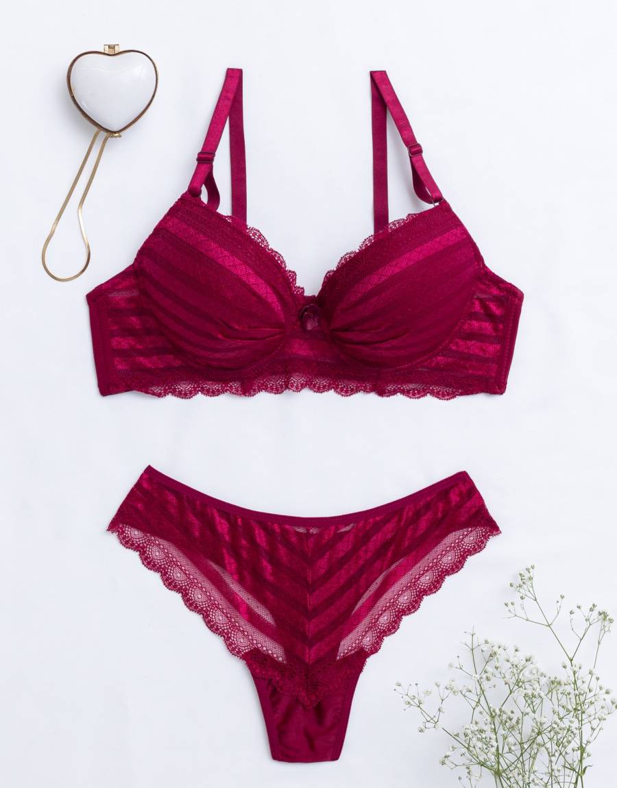 Σετ Σουτιέν Push UP με Λωρίδες Γυαλιστερής Δαντέλας και String