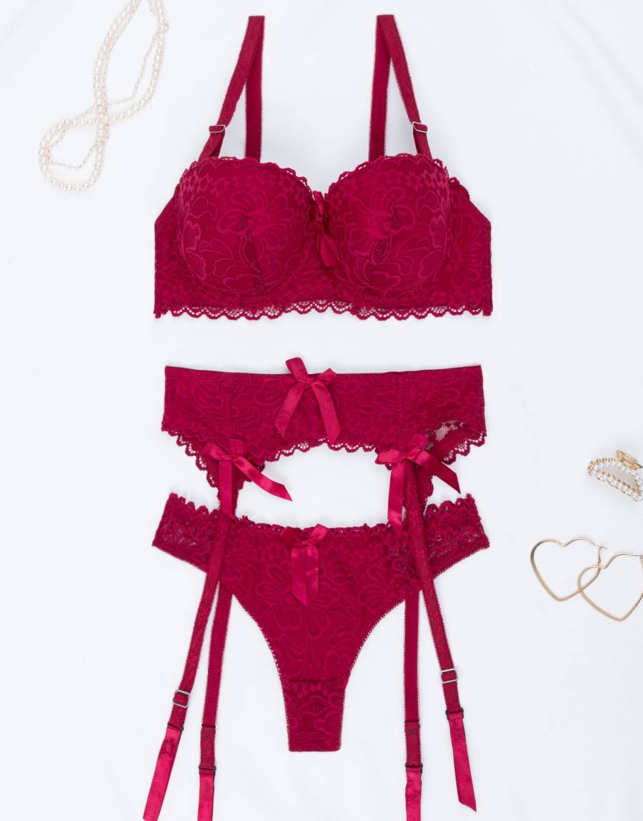 Σετ Σουτιέν από Κεντημένη Δαντέλα, με String και Ζαρτιερα