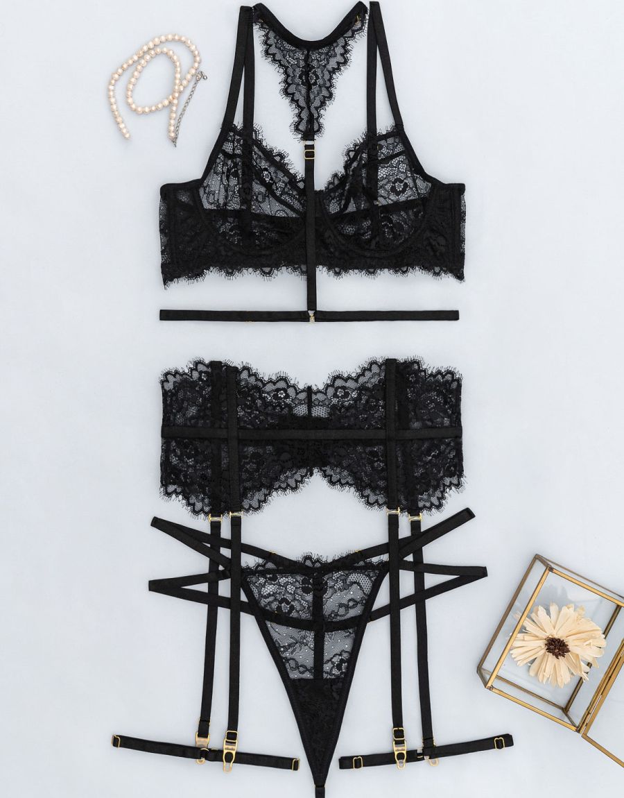 Σετ Σουτιέν Με Choker, GString Και Ζαρτιέρες Με Καλτσοδέτες