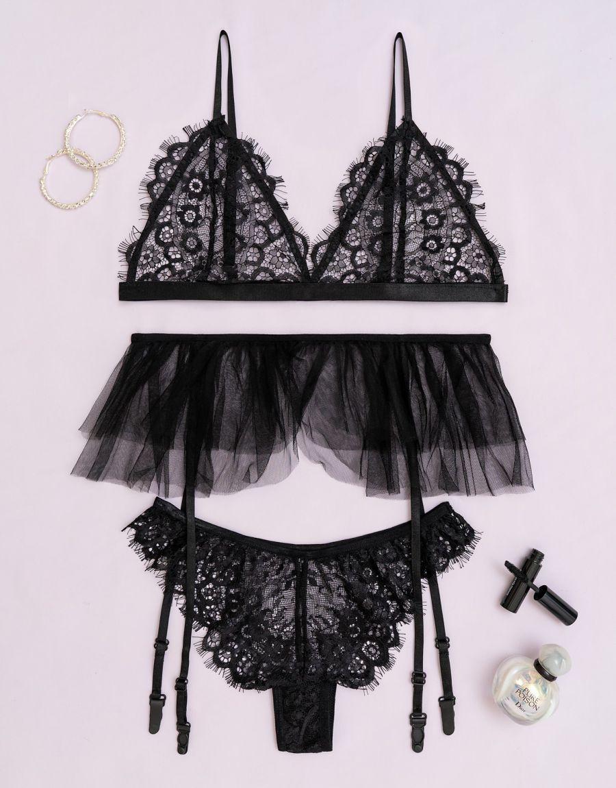 Σετ Bralette Με Ζαρτιέρα Από Τούλι Και Brazil
