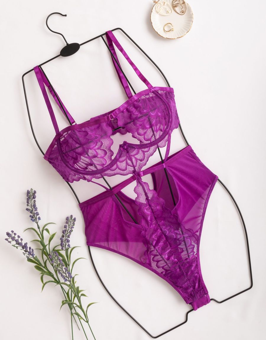 Body String Διαφάνεια  Και Εντυπωσιακά Ανοίγματα