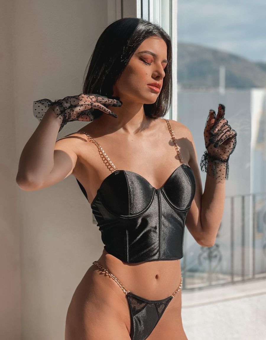 Σετ Μπουστάκι Ενισχυμένο με String και Αλυσίδες Λεπτομέρειες